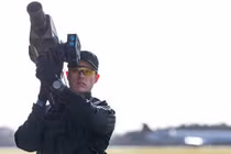  Ngạc nhiên “tên lửa vác vai” bắn lưới tóm UAV