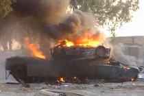 Khoảnh khắc xe tăng M1 Mỹ tử vong trước tên lửa Nga