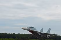 Ảnh: Máy bay tiêm kích Su-30MK2 trở lại bầu trời