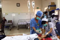 Hai cháu bé chết thảm thương trong nỗi đau cha mẹ