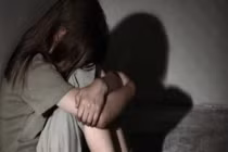 Dụ thiếu nữ 17 tuổi chụp ảnh rồi hiếp dâm tại đám cưới