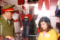 Khách "VIP" chớp mắt cuỗm hàng trăm triệu của gia chủ 