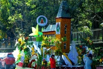 Mãn nhãn với xe hoa diễu hành khắp Đà Lạt