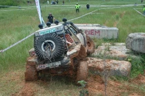 Xem xe địa hình lội nước, trườn bê tông tại Đà Lạt