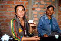 Chi tiết vụ lăn ra chết vì chứng minh…rượu “sạch“