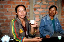 Chi tiết vụ lăn ra chết vì chứng minh…rượu “sạch“