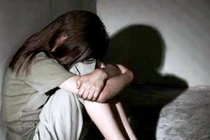 Thiếu nữ 15 bị “yêu râu xanh” nhí cưỡng hiếp