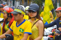 Nữ CĐV xinh đẹp Sông Lam Nghệ An “quậy tưng” Đà Nẵng