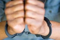 Cán bộ công an bị đánh mẻ 2 răng cửa