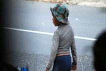 Phẫn nộ chăn dắt trẻ sắp chết... làm mồi bán vé số