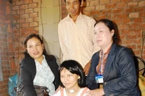 Vụ cha nhốt con 3 tháng qua lời kể bà nạn nhân