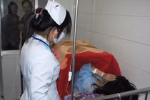 Nữ sinh viên Đà Lạt bị xăng thiêu cháy ngực