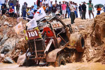 Người Việt sắp mang xế “khủng” đi offroad tại Hạ Long