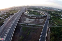 Cao tốc 120 km/h đẹp nhất Sài Gòn trước ngày thông xe