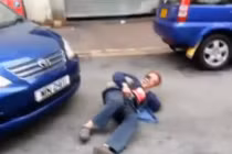 101 kiểu lao vào ô tô ăn vạ cười ra nước mắt