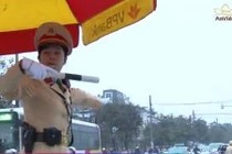 Tiết lộ "sốc" về nữ CSGT... 2 năm xuống đường