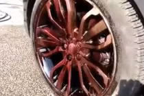 Cách làm vành xe gỉ sét bỗng sáng bóng trong giây lát 