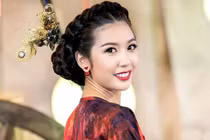 Á hậu Thúy Vân bất ngờ khoe giọng hát cực ngọt ngào