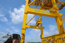 Cảng quốc tế 400 tỷ vắng như “chùa bà đanh“