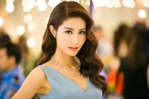 Những công việc đầu đời "không tưởng" của Đông Nhi, Diễm My 9x