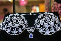 Tuyệt phẩm từ kim cương giá "trên trời"