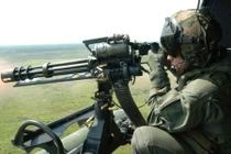 Uy lực khủng khiếp của súng 6 nòng M134