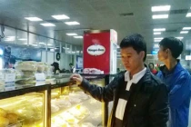 Giật mình với bánh mỳ giá 38.000 đồng/chiếc ở sân bay