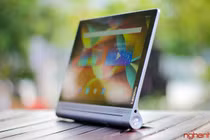 Cận cảnh máy tính bảng kiêm máy chiếu giá 13,5 triệu