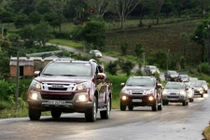 Chiêu độc quảng bá rầm rộ của các hãng xe Việt