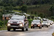 Chiêu độc quảng bá rầm rộ của các hãng xe Việt