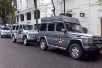 Vượt 18.000km, đoàn Mercedes của Đức đến Hà Nội