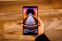 Top 5 điện thoại có pin "trâu" nhất