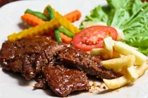 Cách làm bò bít tết kiểu Pháp ngon mềm đúng điệu