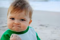 10 nhóc tì đáng yêu kiếm tiền làm người lớn lác mắt