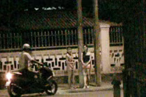 Xót xa người đàn bà đẹp lấy nhầm chồng, phải đi bán dâm