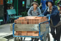 Cười lăn lộn với trailer phim Tết “Trúng số“