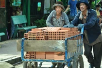 Cười lăn lộn với trailer phim Tết “Trúng số“