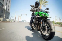 Siêu mô tô Kawasaki Z1000 2015 vừa về Việt Nam