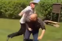 Clip ma men đánh "túy quyền" cực hài hước