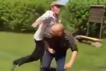 Clip ma men đánh "túy quyền" cực hài hước