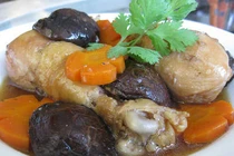 Gà tiềm nấm đông cô - món ăn cho người muốn tăng cân