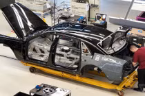 Siêu xe Rolls-Royce được sản xuất như thế nào?