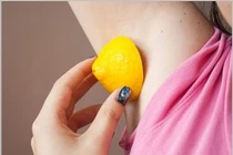 Cắt đôi quả chanh chà vào nách, giật mình với kết quả sau 2 phút 