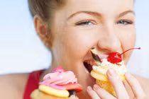 Sai lầm trong ăn uống kéo sức khỏe “tụt dốc không phanh“