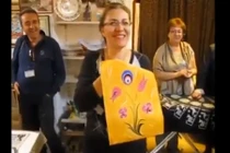 Bức tranh được vẽ hoàn toàn bằng... nước gây xôn xao