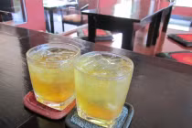 Giật mình trà đá 20.000 đồng/cốc ở Hà Nội