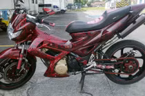 Tròn mắt ngắm Suzuki Raider phong cách B-King ma mị