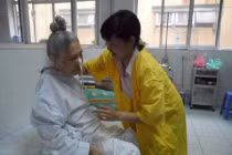 Trông người ốm ngày Tết 10 ngày bằng cấy lúa cả năm