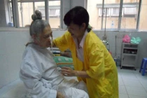 Trông người ốm ngày Tết 10 ngày bằng cấy lúa cả năm