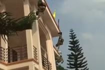 Xem đặc công đu dây tiếp cận mục tiêu chuẩn xác